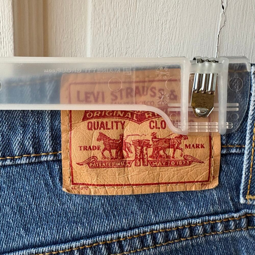 Levi’s Vintage 550 Shorts Womens 32 Relaxed High Rise Denim Cotton Blue - Picture 5 of 5
